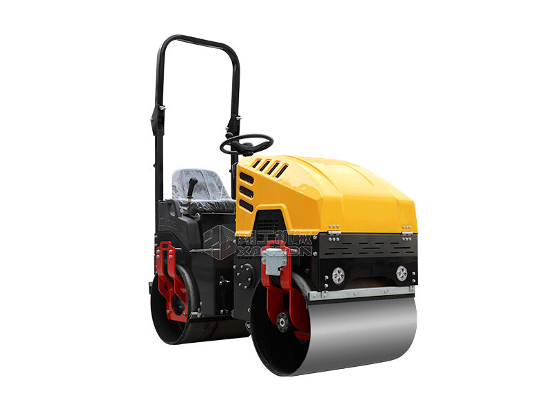 新款880壓路機(jī)