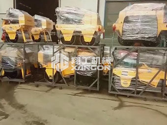 翔工機械一批小型壓路機包裝好，成功出口到國外