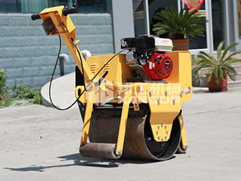 為什么別人家小型壓路機(jī)長(zhǎng)壽？秘訣在這里！