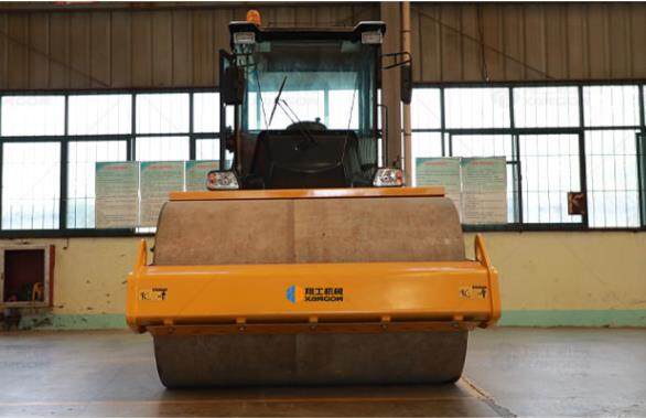 影響小型壓路機(jī)壓實(shí)效果的因素