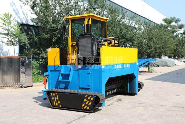 翻堆機(jī)對(duì)物料均勻翻堆攏堆，也可疏松